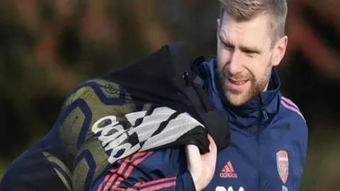 热苏斯双响，萨卡伤退，英超球队完胜水晶宫